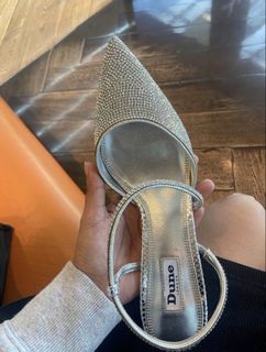 (Category: ) located in . Submitted by rosie.xoxo (Listing ID 1465984097, Image 1). Description: .