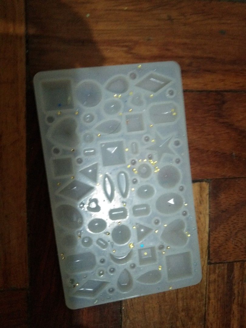 Earrings mould resin (Category: Kids Toys) located in Quezon City. Submitted by eidorableshop (Listing ID 1466155020, Image 1). Description: .