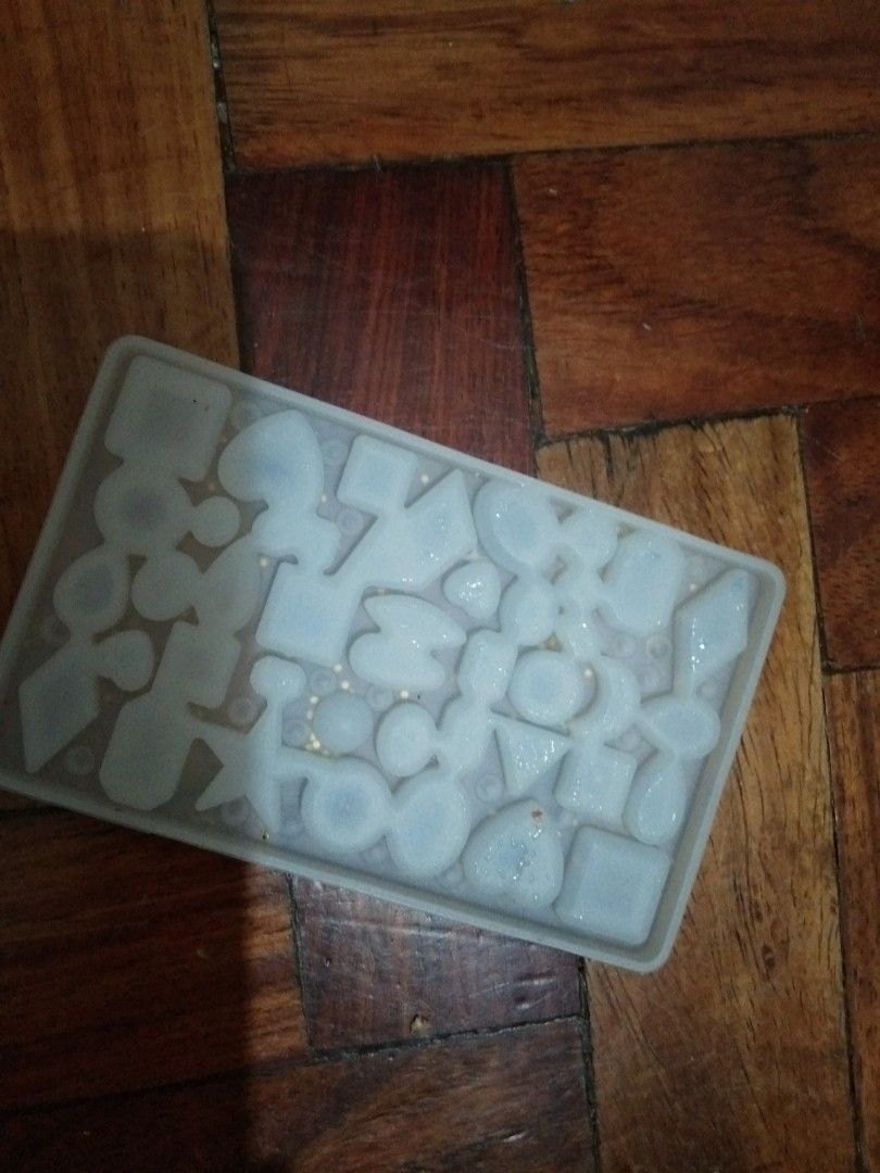 Earrings mould resin (Category: Kids Toys) located in Quezon City. Submitted by eidorableshop (Listing ID 1466155020, Image 2). Description: .