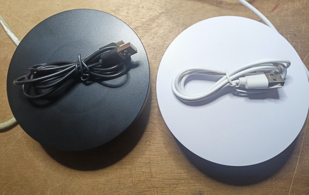 Electric USB Rotary Display Stand 360° (Category: Everything Else Others) located in Manila. Submitted by lotty_2489 (Listing ID 1466154791, Image 3). Description: Black/White GoodQuality Brandnew Sameday Delivery COD/GcashPayment #09706504365 Charm.