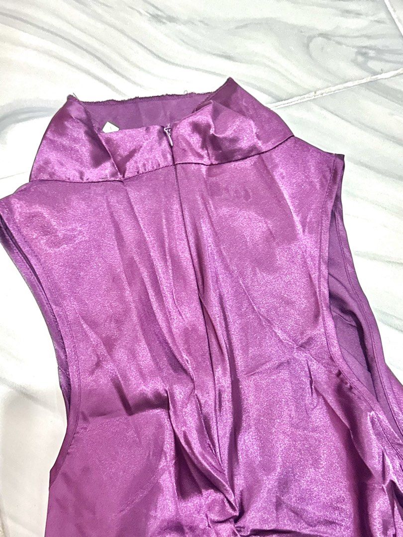 Elegant Violet Long Satin Dress (Category: Dresses) located in Bulacan. Submitted by archivesbyjanine (Listing ID 1466041217, Image 3). Description: Zip back S on tag .