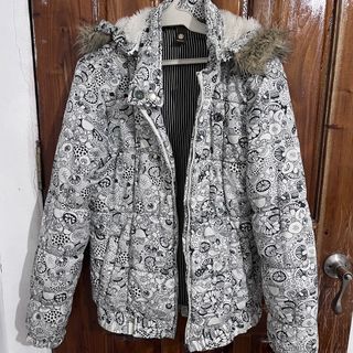(Category: ) located in . Submitted by gbwardrobe (Listing ID 1466021580, Image 1). Description: .