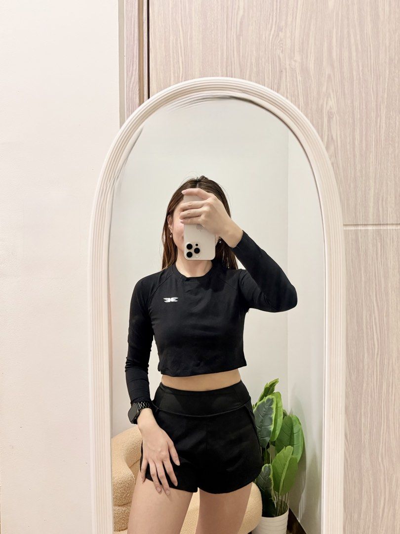 Elite Eleven Activewear Top (Category: Activewear) located in Quezon City. Submitted by kaye_oineza (Listing ID 1466012058, Image 3). Description: Elite Eleven cropped long-sleeve top ✨ XS-Small 2300+ original price neto sa website!! .