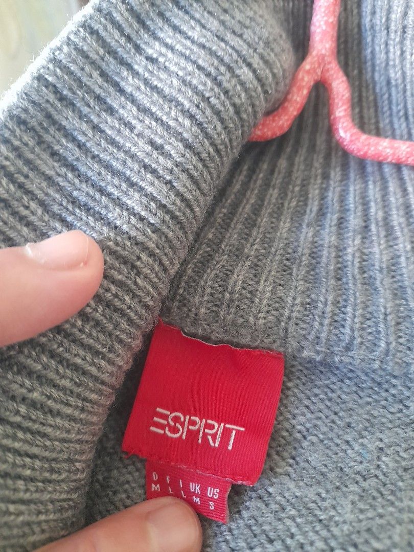 Espirit jacket （分類：外套及戶外衣服）位於 Hong Kong。 由 tiffany991 提交（商品編號 1465962372，圖片 2）。簡介： 。