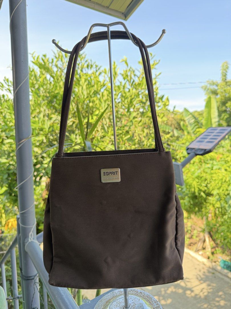 Esprit Chocolate Brown Shoulder Bag (Category: Shoulder Bags) located in Cadiz. Submitted by solynb28 (Listing ID 1465957386, Image 1). Description: -thrifted -washed and ready to use -has signs of usage (check pics) -slightly negotiable ▫️what you see is what you get▫️colors may vary due tolighting▫️buy at your own risk ▫️no long reservation, unless the item is paid▫️payment 1st policy▫️no return, no exchange, no refund▫️joy miners/reservers/low