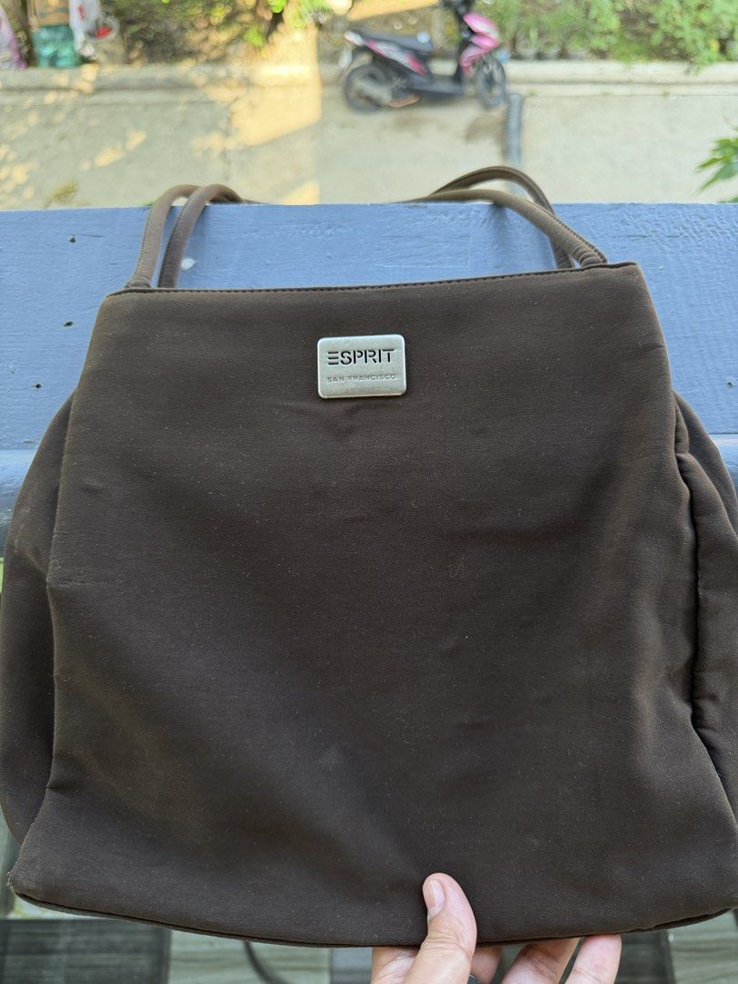 Esprit Chocolate Brown Shoulder Bag (Category: Shoulder Bags) located in Cadiz. Submitted by solynb28 (Listing ID 1465957386, Image 3). Description: -thrifted -washed and ready to use -has signs of usage (check pics) -slightly negotiable ▫️what you see is what you get▫️colors may vary due tolighting▫️buy at your own risk ▫️no long reservation, unless the item is paid▫️payment 1st policy▫️no return, no exchange, no refund▫️joy miners/reservers/low