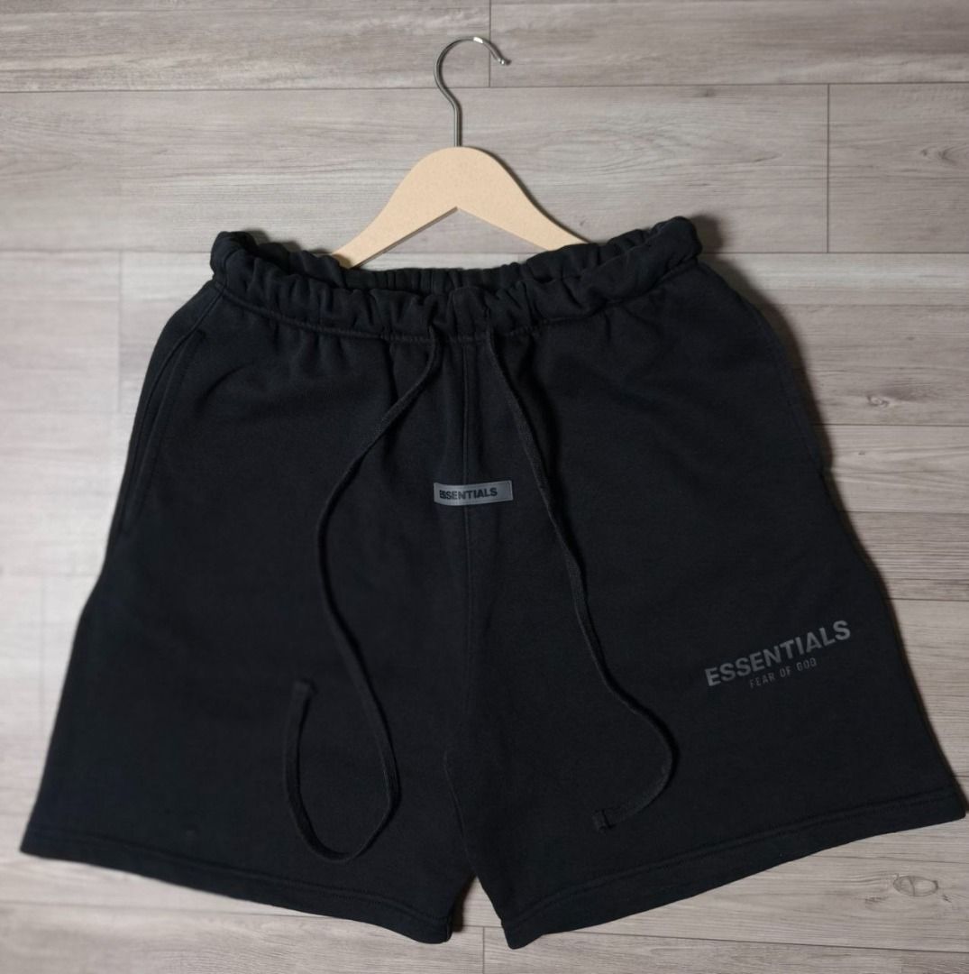 ESSENTIALS FLEECE SHORTS - BLACK 🖤 (Category: Shorts) located in Manila. Submitted by ztfirtfritz (Listing ID 1466090108, Image 1). Description: ESSENTIALS FLEECE SHORTS - BLACK 🖤 LEGIT/OFF SMALL MEASUREMENTS" WAIST: 28-34 (STRETCH) OPEN LEG: 13 LENGTH: 18 ABOVE THE KNEE VERY GOOD FLAWS: 1 PINHOLE AND STAIN AT RIGHT LEG PART NEAR AT HEM 350 + SF.