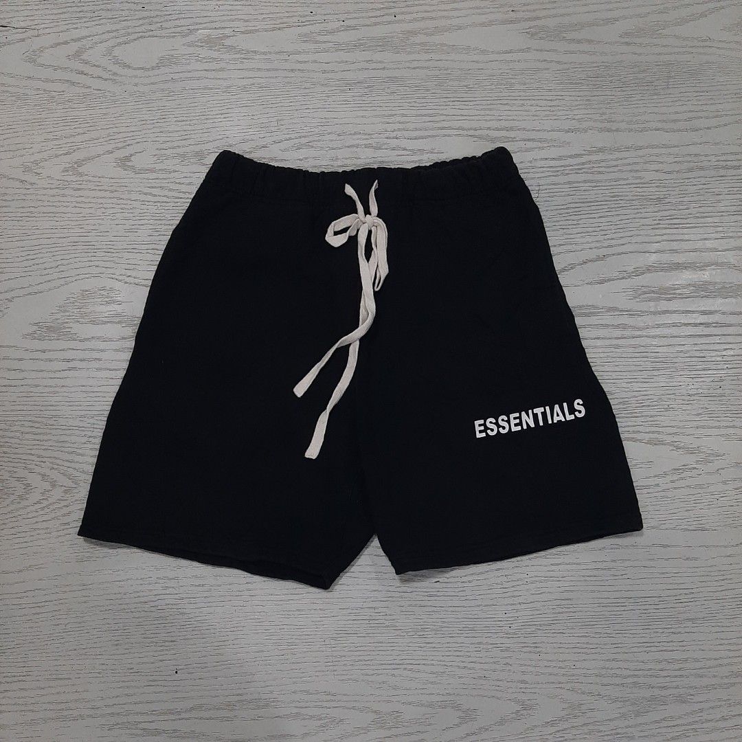 ESSENTIALS SWEATSHORT (Category: Shorts) located in San Carlos. Submitted by denzel999 (Listing ID 1466101861, Image 1). Description: Likenew small no flw.