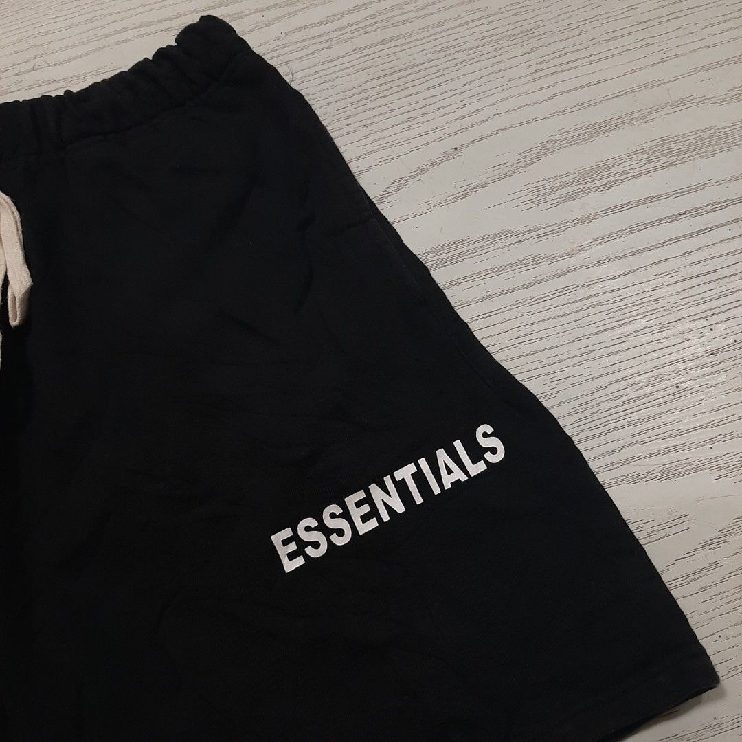ESSENTIALS SWEATSHORT (Category: Shorts) located in San Carlos. Submitted by denzel999 (Listing ID 1466101861, Image 2). Description: Likenew small no flw.