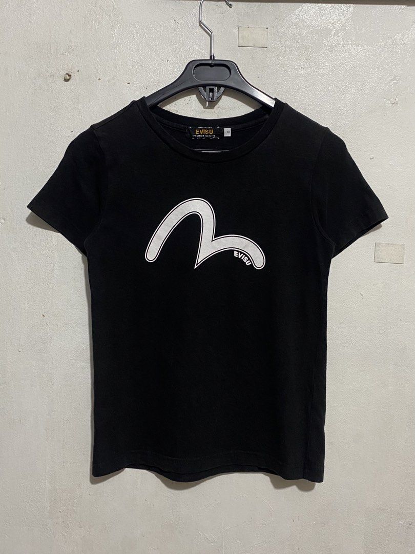 EVISU FOR WOMENS (Category: Shirts) located in Caloocan City. Submitted by alexahvaldez (Listing ID 1466115437, Image 1). Description: 15 width 21 length verygood condition pang daily niyo dm me ur sure offer📲.
