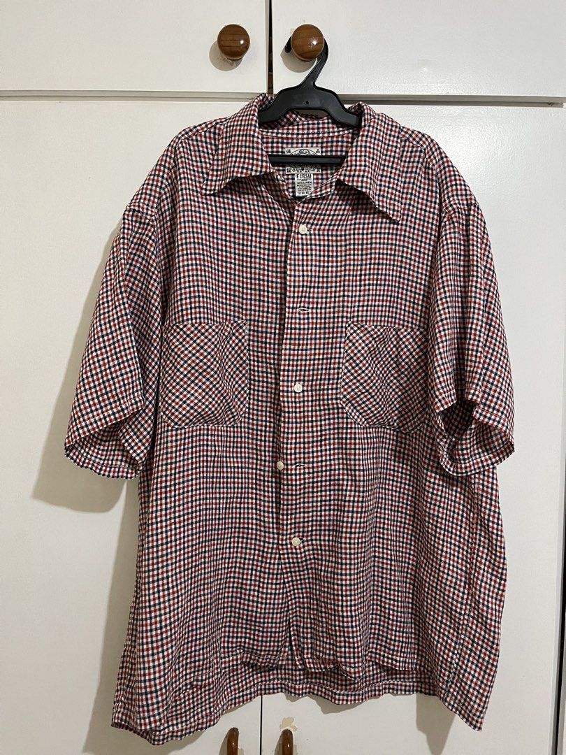 EVISU Oversized Polo Shirt (Category: Tshirts & Polo Shirts ) located in Quezon City. Submitted by stellajuri98664 (Listing ID 1465996536, Image 1). Description: - was bought overseas - as good as new - never worn before, was only washed when it was bought - no damage Price is negotiable :> RFS: never been used LOC: Quezon City, Metro Manila Shipping: Lalamove (Metro Manila Area ONLY), LBC, JNT MOP: QR Code Bank Transfer (Gcash, Maya, BPI, BDO Pa