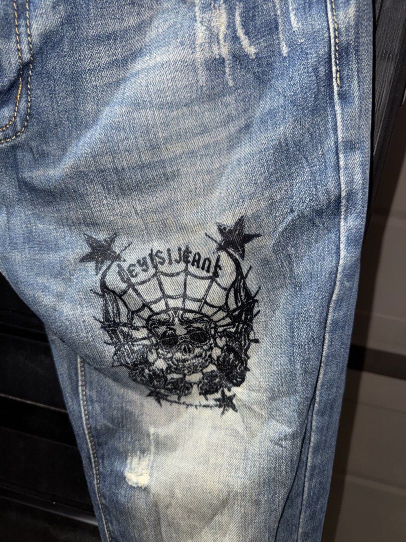 evisu pants (Category: Jeans) located in Roxas City. Submitted by yanskiezco (Listing ID 1466130431, Image 2). Description: .