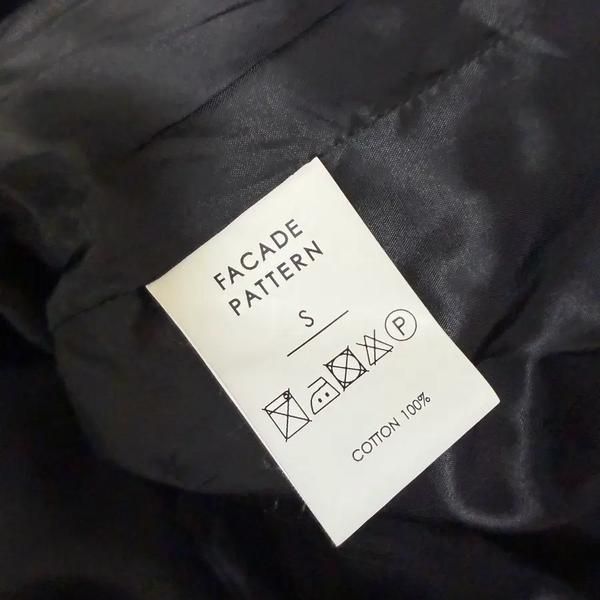 FACADE PATTERN Jacket S (Category: Coats, Jackets and Outerwear) located in Singapore. Submitted by bunjangpartners (Listing ID 1465177120, Image 4). Description: Good condition Delivery fee is 3,800 cj bulk shipment convenience store delivery not available --[Before You Buy]-- Sourced from Bunjang, Korea's leading recommerce platform through our purchasing agency service. All items are pre-owned; titles, descriptions and condition notes are the 