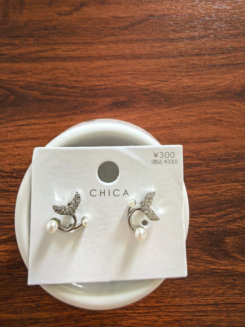 Fancy Earling (Category: Earrings) located in Kuala Lumpur. Submitted by little-refinds (Listing ID 1466047925, Image 1). Description: 2 for RM20.