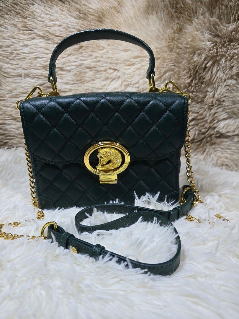 Fashion Bag (Category: Shoulder Bags) located in Davao. Submitted by shoppes21 (Listing ID 1465978910, Image 1). Description: .