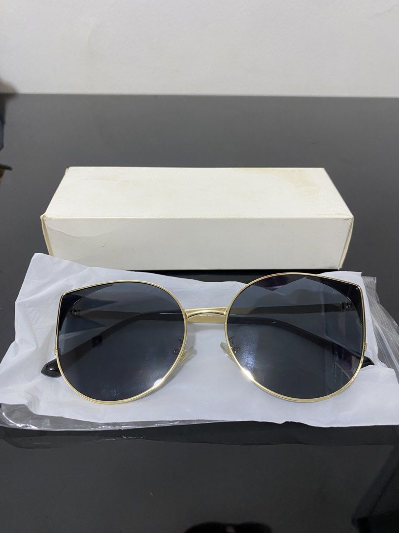 Fashion eye cat sunglasses (Category: Sunglasses & Eyewear) located in Manila. Submitted by chami-jp-collection (Listing ID 1466150263, Image 1). Description: Excellent and no flaws .