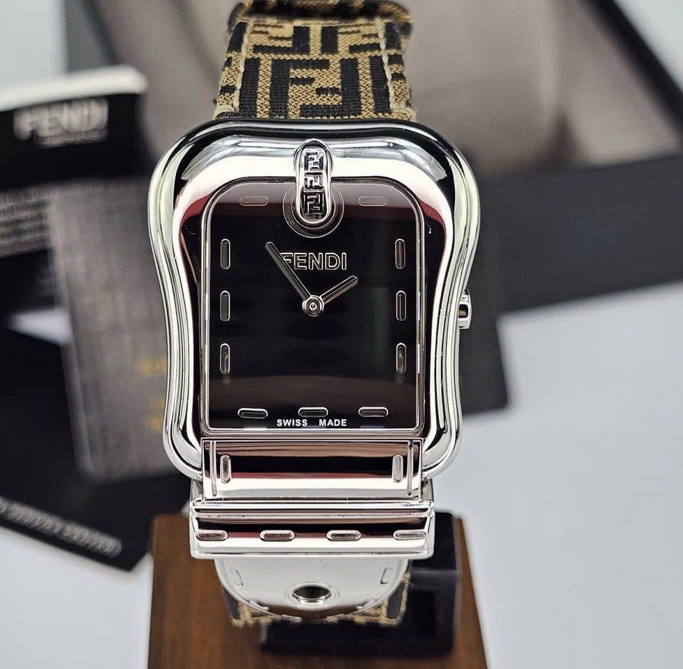 FENDI WATCH AUTHENTIC (Category: Women's Watches) located in Makati City. Submitted by moiobsession (Listing ID 1466075514, Image 1). Description: authentic watch only follow me on my socials F•B: ARRA GOMEZ.