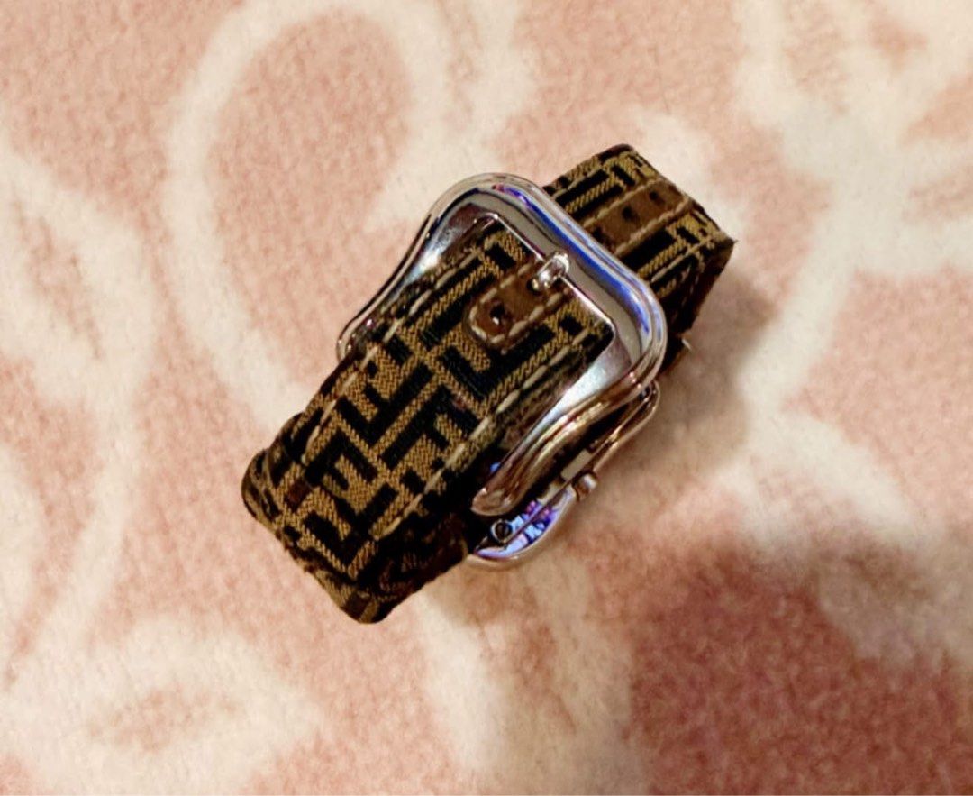 FENDI WATCH AUTHENTIC (Category: Women's Watches) located in Makati City. Submitted by moiobsession (Listing ID 1466075514, Image 2). Description: authentic watch only follow me on my socials F•B: ARRA GOMEZ.