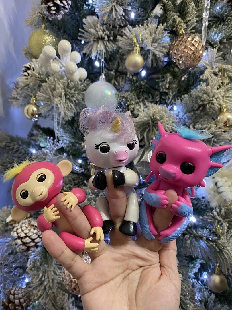 Fingerlings (all working) (Category: Kids Toys) located in Las Pinas. Submitted by sherylandmargaux (Listing ID 1466031783, Image 1). Description: .
