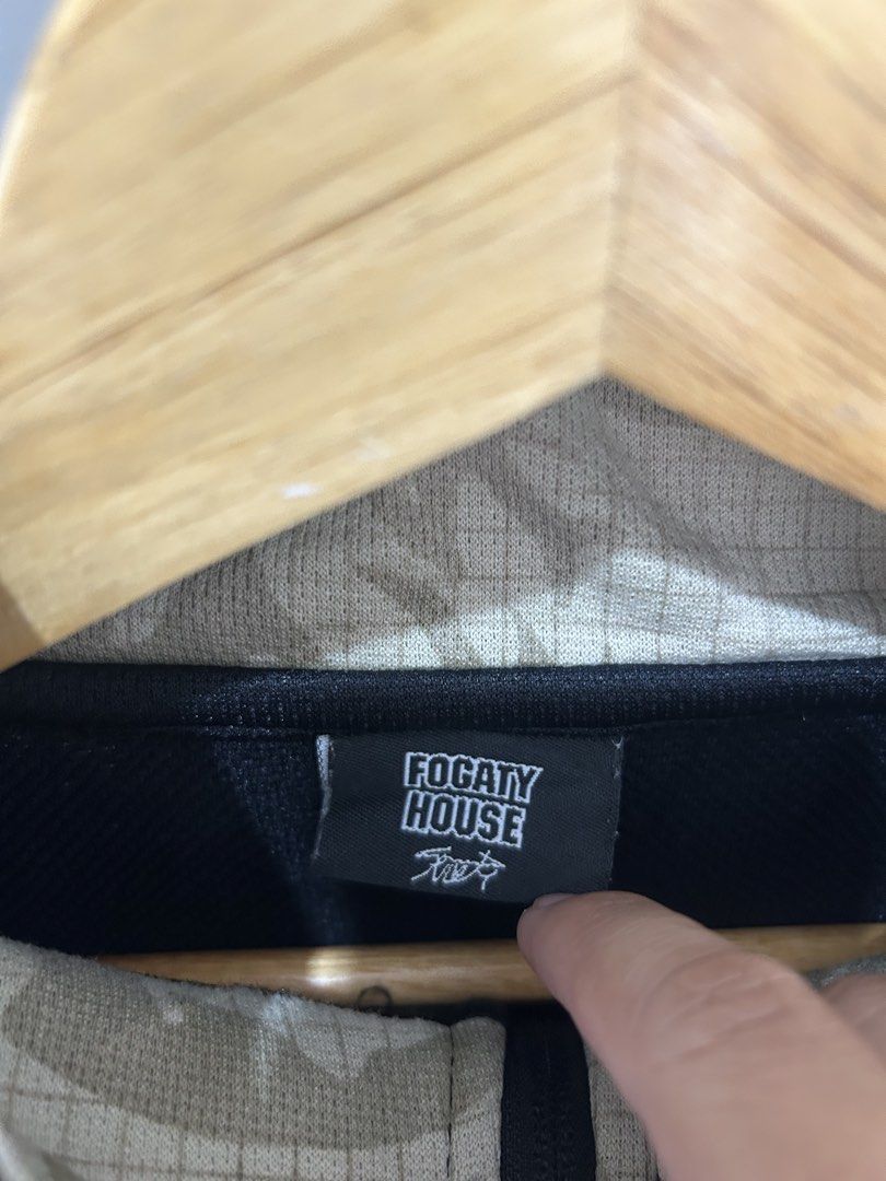 Fogaty house hiphop jacket (Category: Tshirts & Polo Shirts ) located in Cavite. Submitted by arvinroderos (Listing ID 1466018350, Image 3). Description: Fogaty house 25x29 excellent 450.