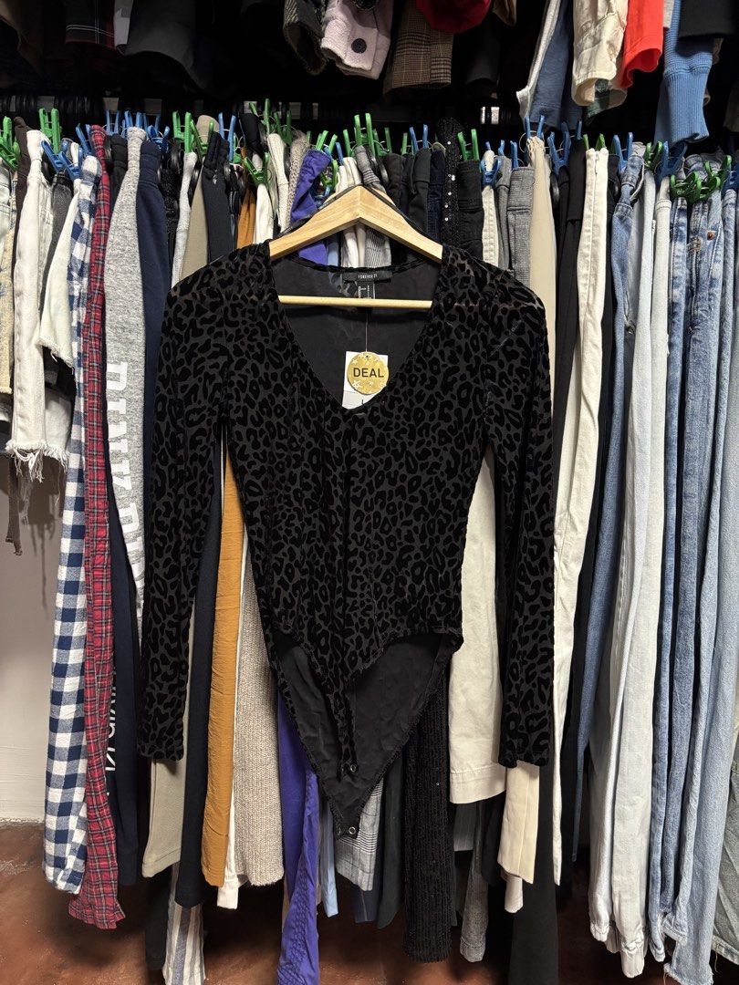 Forever 21 Bodysuit longsleeves (Category: Longsleeves) located in Pila. Submitted by isabelasthriftclothes (Listing ID 1466041422, Image 1). Description: .