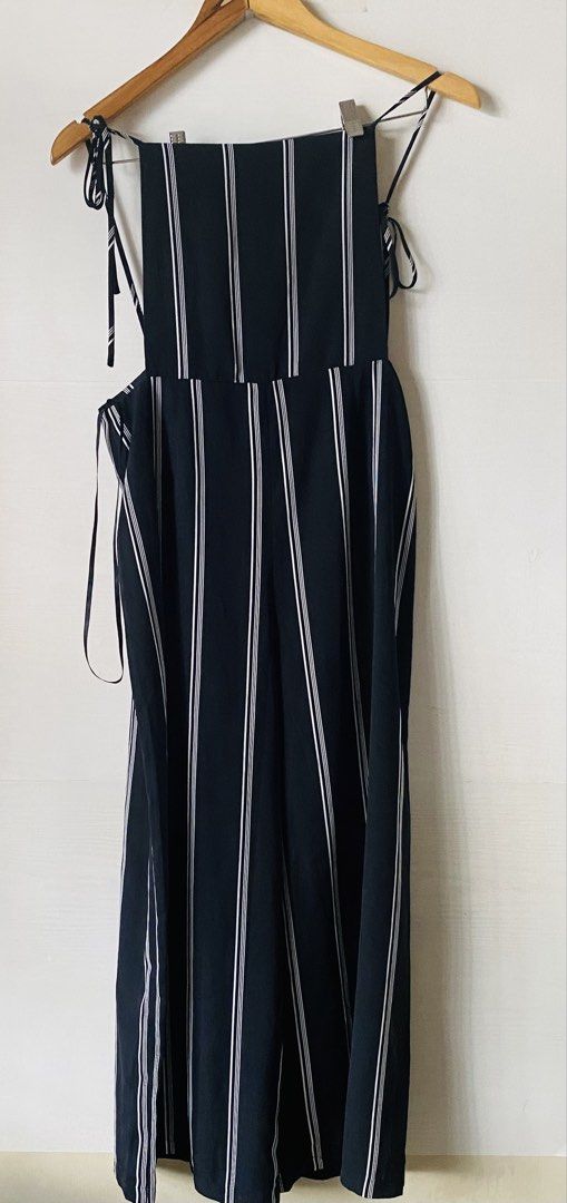 Forever 21 Jumpsuit Medium (Category: Other Bottoms) located in Pasig City. Submitted by zentushia49 (Listing ID 1466148516, Image 1). Description: Once used good as new Medium on tag Polyester Made in Vietnam 35” bottoms length Straps are adjustable Waistline upper 28”.