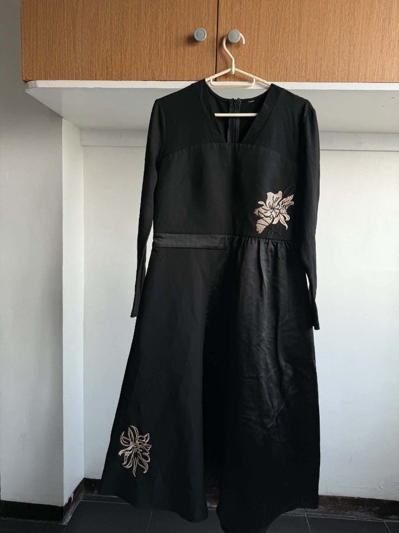 Formal Dress (Category: Dresses) located in Manila. Submitted by atozstuff (Listing ID 1466109486, Image 1). Description: .