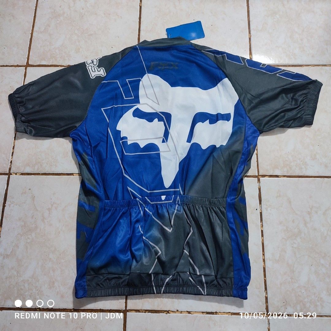 Fox Bicycle jersey (Category: Activewear) located in Antipolo. Submitted by klashnikov (Listing ID 1465964266, Image 3). Description: Selling bnew Bicycle Jersey, I have 2 different designs and colors Size:XL Dimes:w20xl25 Condition:Bnew ColorRate:10/10 Honest issue:none Payment option:Bank transfer,gcash,cash ₱250 only Pwede videocall for legitimacy Pwede pickup sa aking munting garahe waze (JDM thrift shop) Pwedeng meetup around upper Antipolo,