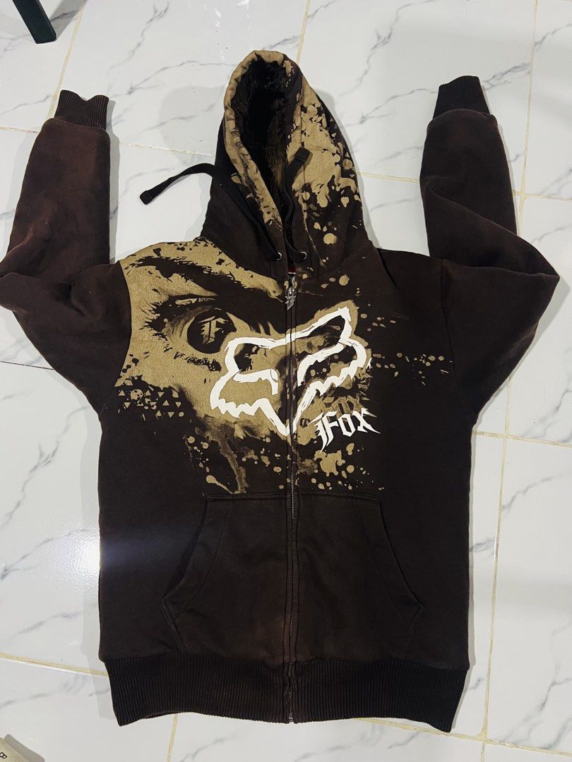 Fox Racing Sasquatch Hoodie Brown Medium (Category: Coats, Jackets and Outerwear) located in Rizal. Submitted by bordzxc (Listing ID 1466074494, Image 1). Description: - Brand: Fox Racing (Sasquatch Hoody) - Size: Medium 27L 22W - Color: Brown with white distressed splatter fox head logo - Features: Warm fuzzy inner lining, custom Fox logo metal zipper pull - Origin: Made in China - Condition: Excellent, buyer-friendly deal - Mode of Payment: GCa