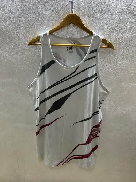 FOX TANKTOP (Category: Tshirts & Polo Shirts ) located in Caloocan City. Submitted by j3ngsanity (Listing ID 1466073086, Image 1). Description: NO ISSUE DIMES : 22x30.