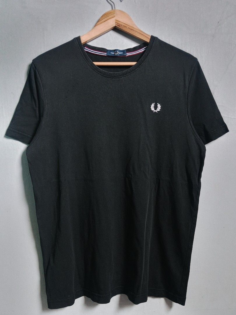 Fred Perry (Category: Announcements) located in Lingayen. Submitted by mjaymerin (Listing ID 1465972337, Image 1). Description: ▪️FREE PERRY ▪️DIMES:20/28 ▪️COLOR RATE:9/10 ▪️CONDITION:9/10 ▪️ISSUE:NEEDWASH.