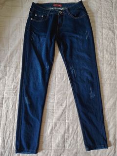 (Category: ) located in . Submitted by your_finds (Listing ID 1466036427, Image 1). Description: .