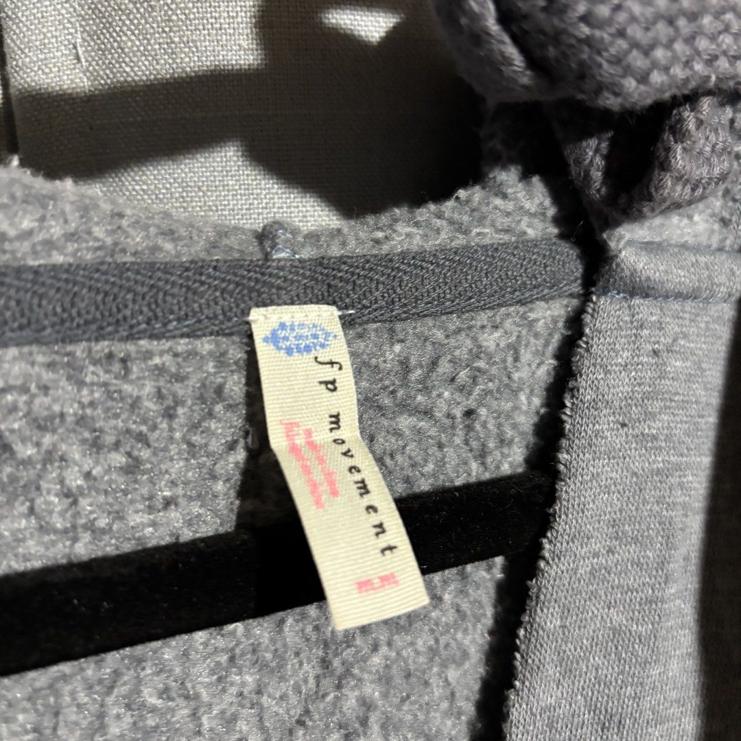 Free People Grey Hoodie (Category: Coats, Jackets and Outerwear) located in Tanjay. Submitted by febmarie (Listing ID 1466129199, Image 2). Description: With side pockets 📍 Negros Oriental 📦 J&T — SF c/o buyer .