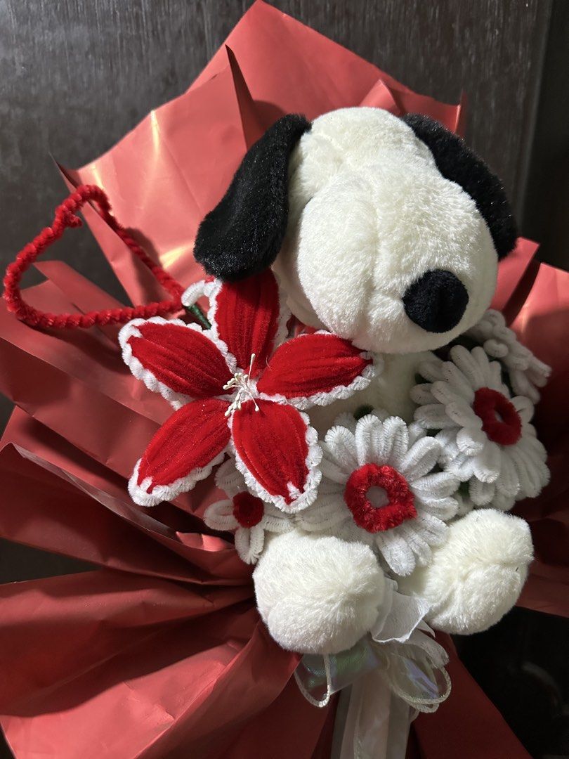 fuzzy wire flower bouquet with snoopy (Category: Flowers & Bouquets) located in Bulacan. Submitted by springsummerfall (Listing ID 1466098945, Image 2). Description: no longer needed.