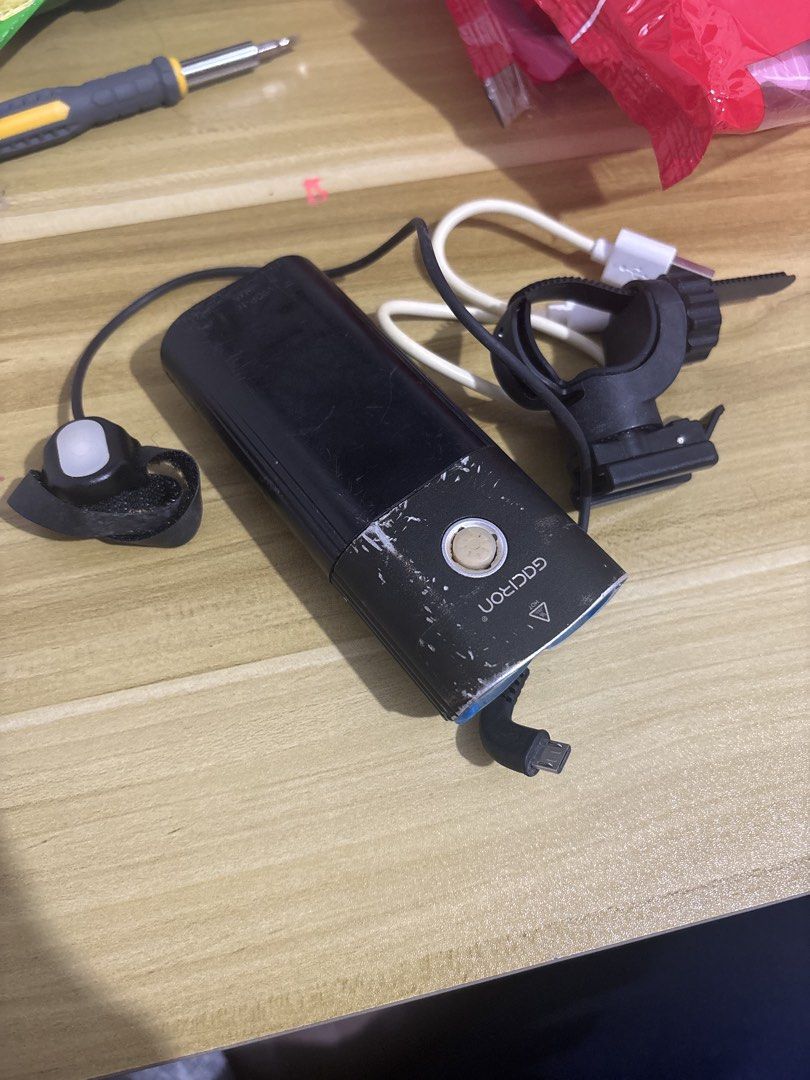Gaciron front light 1800 lumen (Category: Bicycles) located in Rizal. Submitted by budgetroom (Listing ID 1466144526, Image 1). Description: Gaciron light With remote Cable Mount.