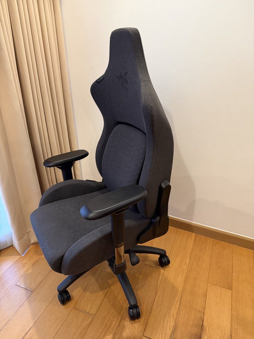 Gaming Chair (Category: Chairs) located in Makati City. Submitted by MyPurchases2021 (Listing ID 1466038134, Image 3). Description: Like NEW NEW NEW!! Pm for the price..