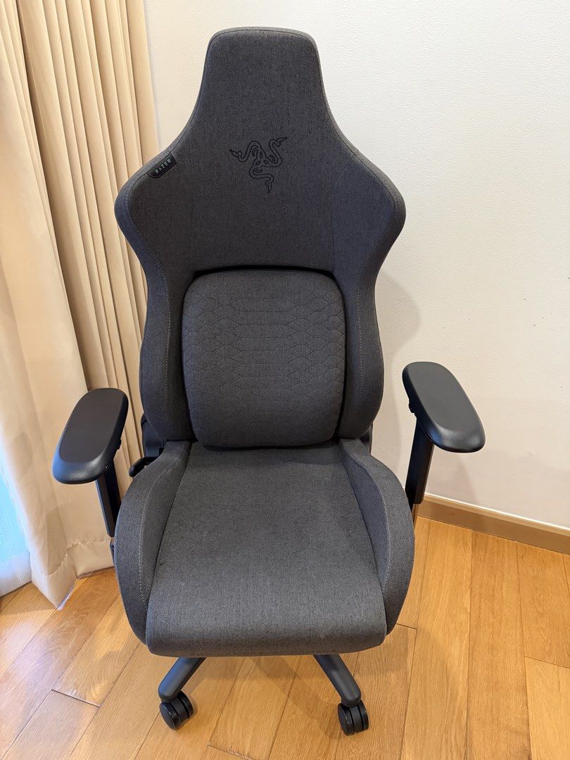 Gaming Chair (Category: Chairs) located in Makati City. Submitted by MyPurchases2021 (Listing ID 1466038134, Image 1). Description: Like NEW NEW NEW!! Pm for the price..