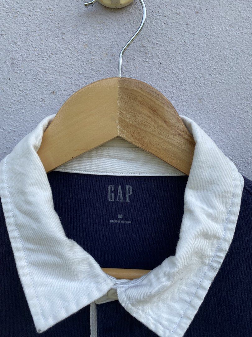 Gap (Category: Activewear) located in Kota Bharu. Submitted by arifiiskandar (Listing ID 1466038840, Image 3). Description: P 22/28.5 KONDISI PUDAR DI LENGAN.