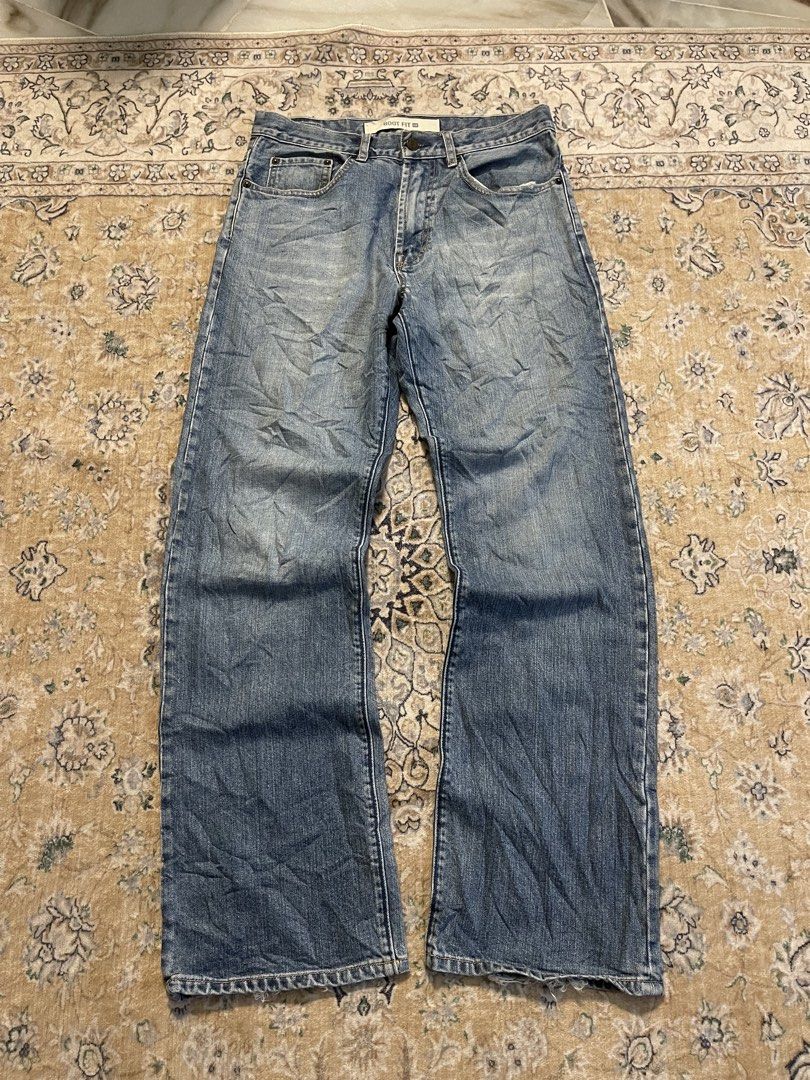 GAP bootcut (Category: Jeans) located in Kuala Lumpur. Submitted by sideburnkiri (Listing ID 1465967159, Image 1). Description: gap bootcut W30 L42.5 R11 T11.5 OL9.
