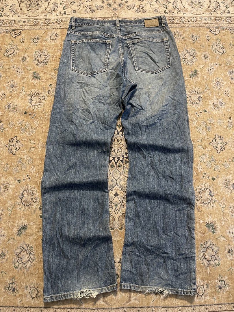 GAP bootcut (Category: Jeans) located in Kuala Lumpur. Submitted by sideburnkiri (Listing ID 1465967159, Image 2). Description: gap bootcut W30 L42.5 R11 T11.5 OL9.