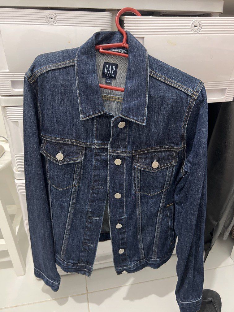 Gap denim jacket (Category: Coats, Jackets and Outerwear) located in Cavite. Submitted by chocolat.meilleure (Listing ID 1466145506, Image 1). Description: .