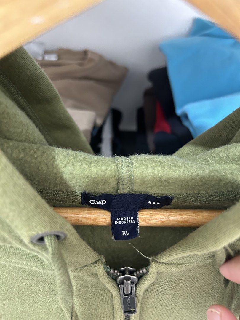 Gap hoodie (Category: Hoodies) located in Cavite. Submitted by arvinroderos (Listing ID 1466019208, Image 3). Description: Gap hoodie 23x28 good condition 350.