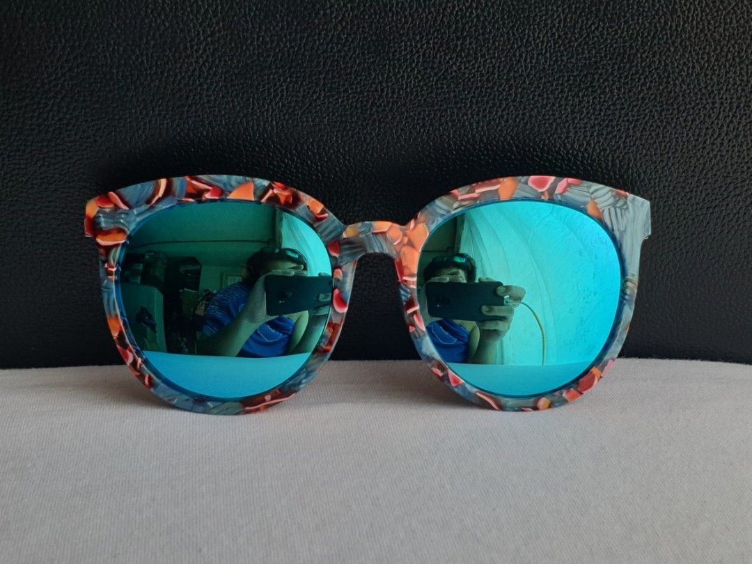 Gentle Monster Lovesome Sunglasses (Category: Sunglasses & Eyewear) located in Quezon City. Submitted by WasalakTwo (Listing ID 1466150617, Image 1). Description: Straight from Korea Excellent condition Clean and presentable Open for delivery nationwide.