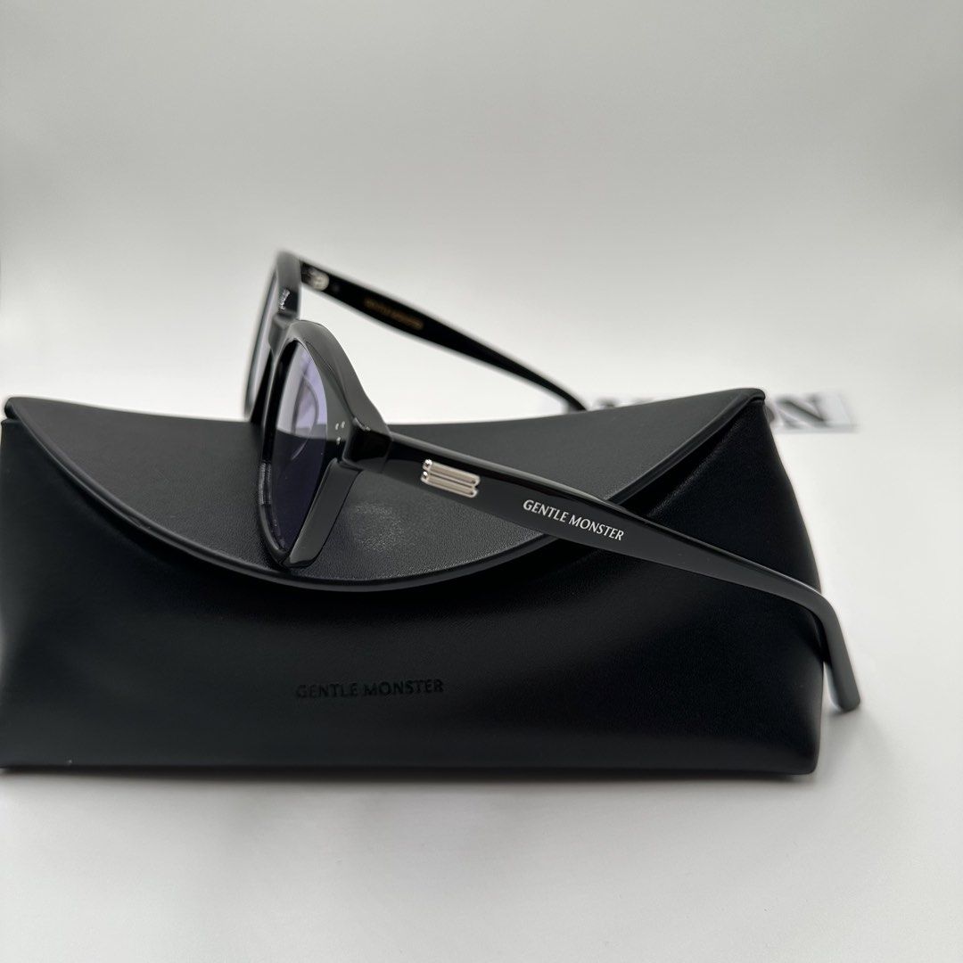 GENTLE MONSTER “NOHO” SUNGLASSES (Category: Luxury Accessories) located in Talavera. Submitted by puppyinsane (Listing ID 1466113706, Image 2). Description: BRAND NEW AND AUTHENTIC .