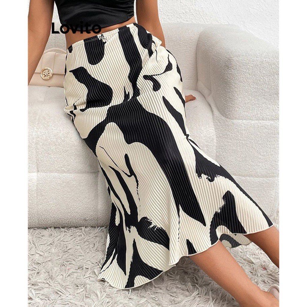 Geometric Pattern Skirt (Category: Skirts) located in Makati City. Submitted by unclutteredbyj (Listing ID 1466055605, Image 1). Description: .