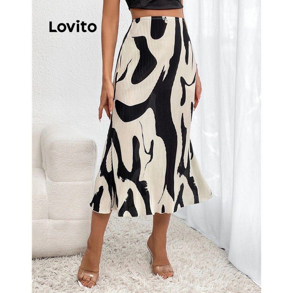 Geometric Pattern Skirt (Category: Skirts) located in Makati City. Submitted by unclutteredbyj (Listing ID 1466055605, Image 2). Description: .