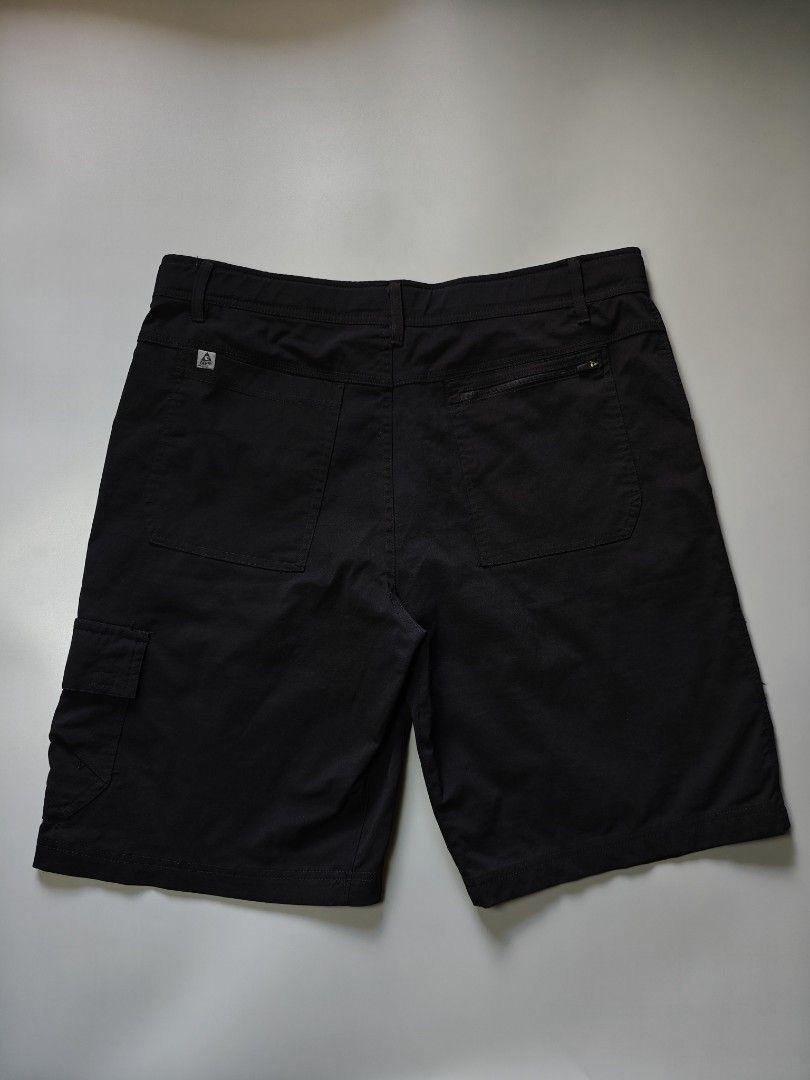 Gerry Outdoor Short (Category: Shorts) located in Alaminos. Submitted by paldonats (Listing ID 1465984094, Image 2). Description: ◾Size : 36 on tag ◾Dimes : W36", L21" ◾LIKENEW CONDITION! ◾WASHED W/ FABCON AND READY TO WEAR 🛒Price : + Shipping fee.