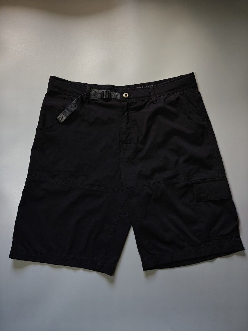 Gerry Outdoor Short (Category: Shorts) located in Alaminos. Submitted by paldonats (Listing ID 1465984094, Image 1). Description: ◾Size : 36 on tag ◾Dimes : W36", L21" ◾LIKENEW CONDITION! ◾WASHED W/ FABCON AND READY TO WEAR 🛒Price : + Shipping fee.