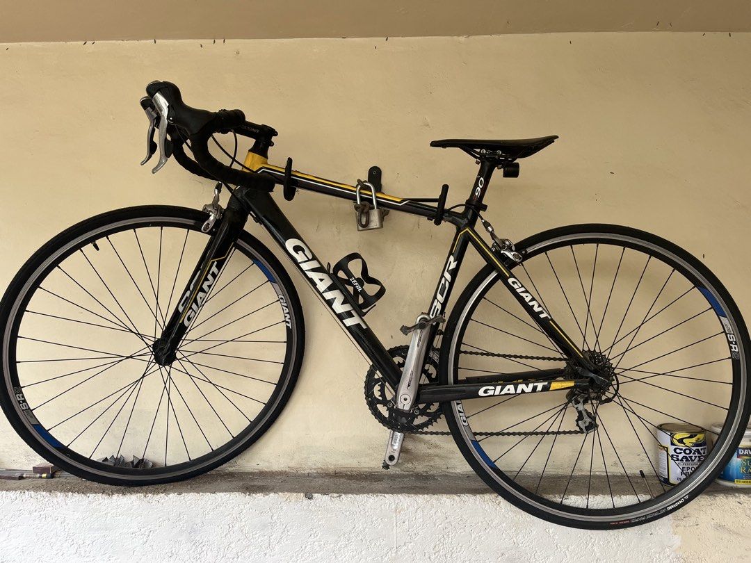 Giant SCR road bike (Category: Bicycles) located in Bacoor. Submitted by jadooo (Listing ID 1466148291, Image 2). Description: Size Small 46/50 FSA Omega Crank pressfit BB Giant SR2 rimset EC90 carbon seatpost EC90 saddle 10 speed Tiagra groupset (STI,RD,FD,cogs and chain) RFS: di na nagagamit PM for details Bacoor meet up/pick up.