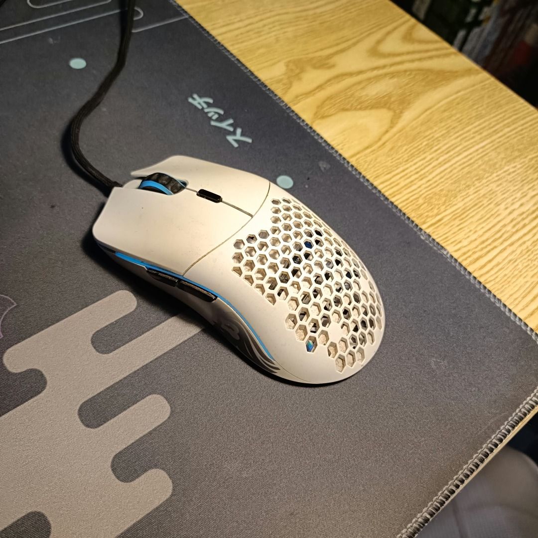 Glorious Model O (Wired) *no issues* (Category: Other Gadgets) located in Minglanilla. Submitted by mikeysells_ (Listing ID 1466095189, Image 1). Description: cebu, minglanilla loc df + item meet-up or maxim 📦 can ship via j&t express 📦 ✅ payment first via gcash ✅ 📩 df + item 📩 No issues 100% original.